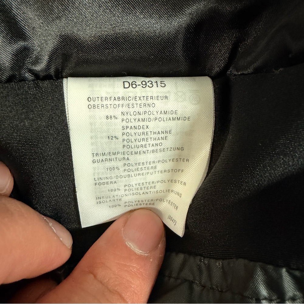 Descente Red Hooded Ski Jacket - Picture 7 of 10